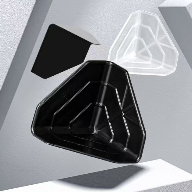 Třístranný plastový chránič rohů na kartony